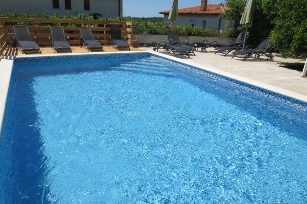 Apartment Petrinic V Pula Extérieur photo